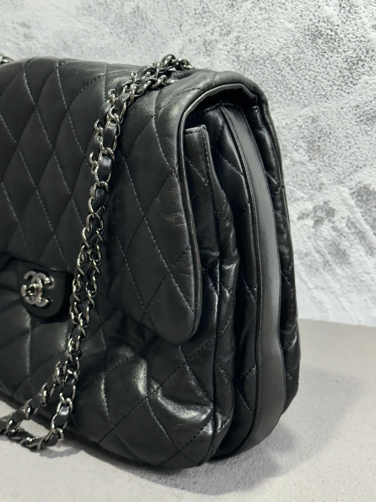 가방-샤넬-염색-시즌 한정 모델인 3Accordion 아코디언 라지 플랩 은장체인 숄더백 수선 후